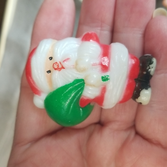 Vintage HONG KONG SANTA CLAUS pin - Picture 4 of 4